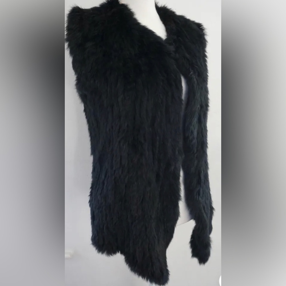 Dolce Cabo Black Sleeveless Fur Open Vest size small​
